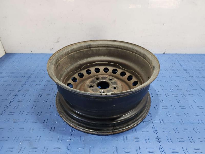 2013 Toyota Camry Wheel