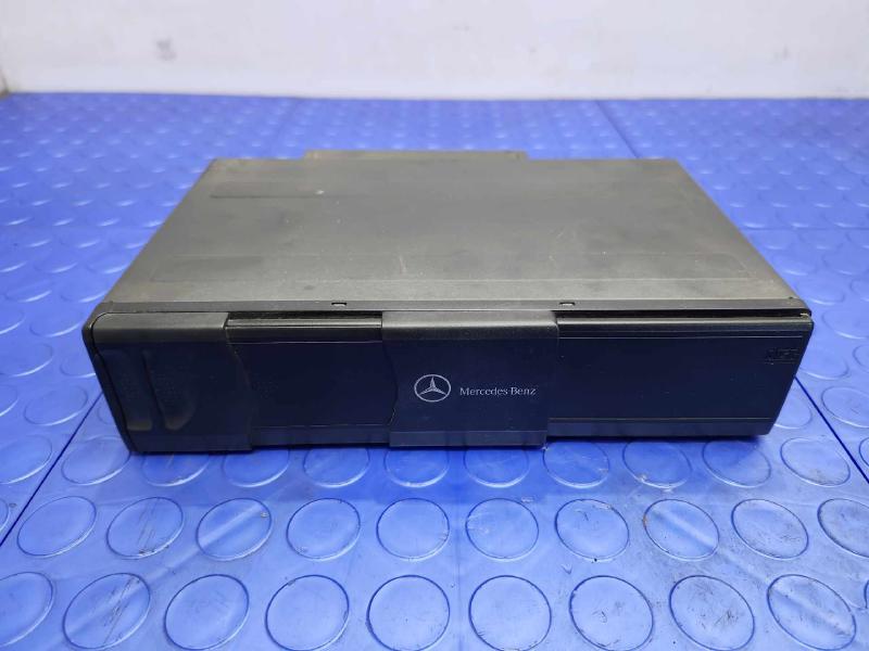 2006 Mercedes S-Class Audio & Visual Equip.(Radio)