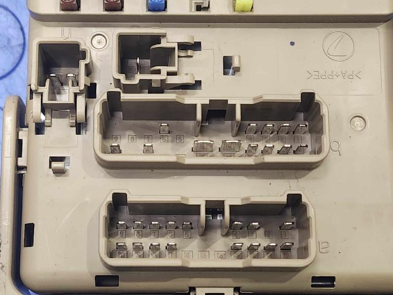 2008 Subaru Tribeca Cabin Fuse Box