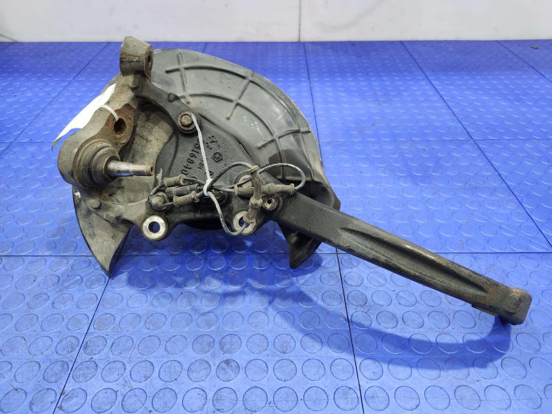 2013 Chrysler 300 Spindle Knuckle Front