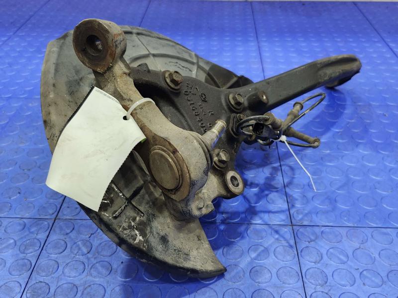2013 Chrysler 300 Spindle Knuckle Front