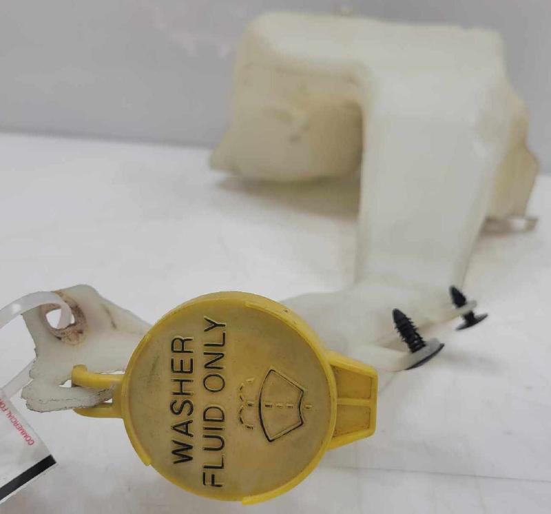 2005 2006 Jeep Grand Cherokee Windshield Washer Fluid Reservoir OEM 05143580AA