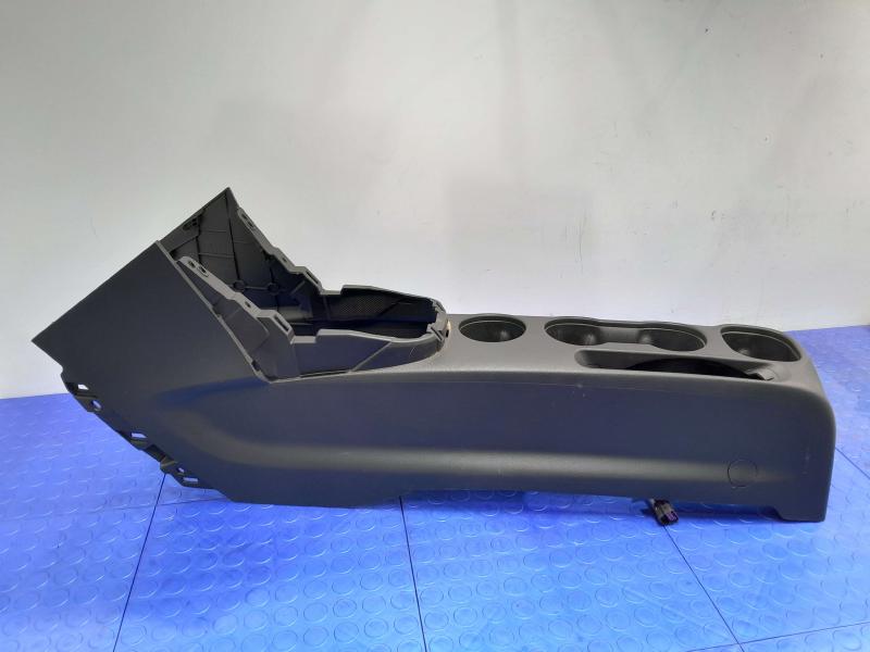 2020 Chevrolet Trax Front Console