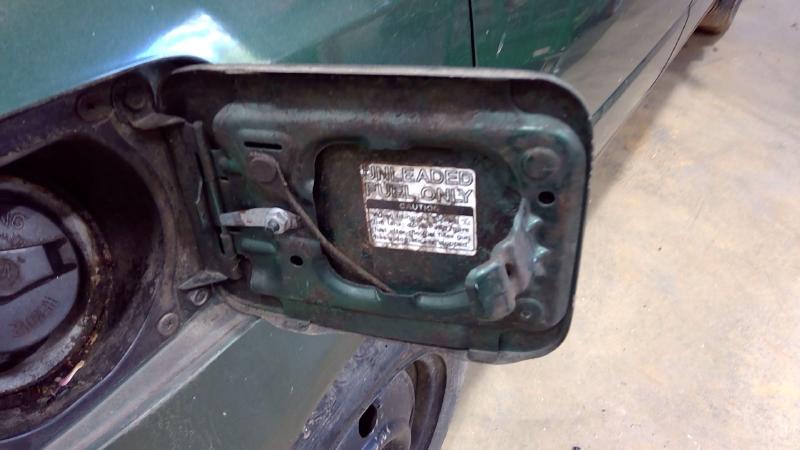 2003 Subaru Impreza Fuel Tank Door