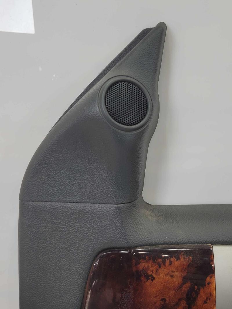 2004 Lincoln Navigator Front Door Trim Panel