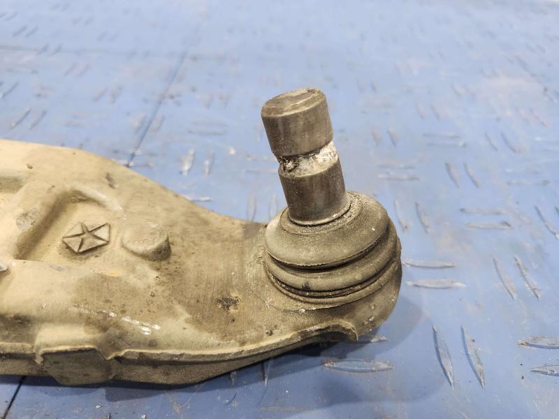 2015 Chrysler 200 Lower Control Arm Front