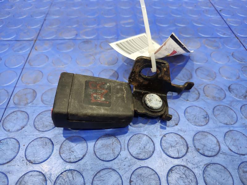 2015 Chrysler 200 Rear Seat Belt