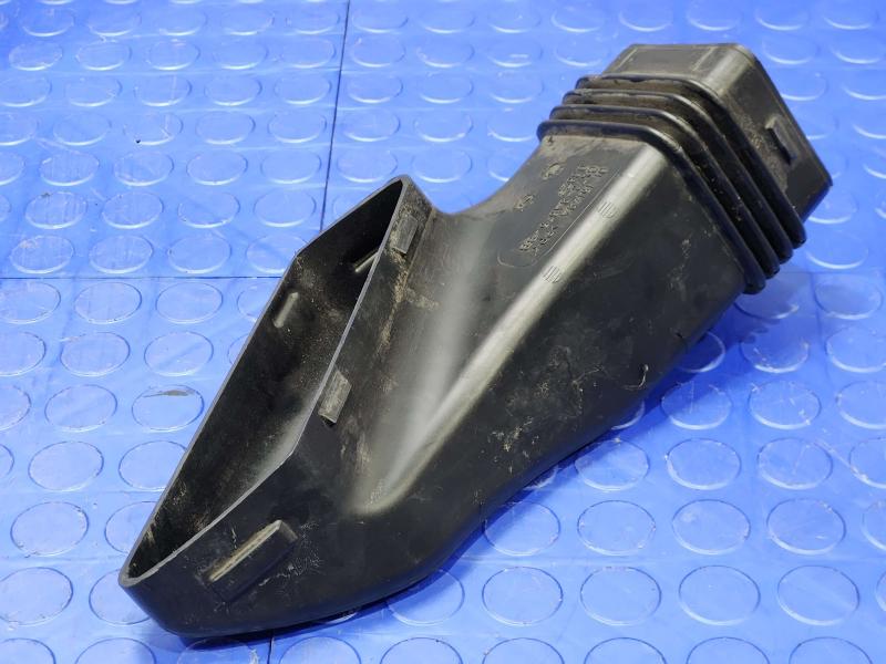 2017-2020 Jaguar XE 2.0L Upper Engine Air Intake Duct Genuine OEM T2H1948