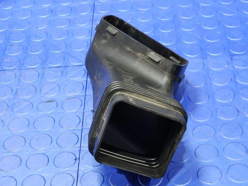 2017-2020 Jaguar XE 2.0L Upper Engine Air Intake Duct Genuine OEM T2H1948