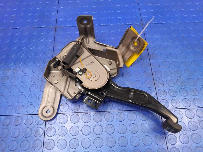 2010-2015 Hyundai Tucson Parking Brake Control Lever Pedal Assembly OEM 59700-2S100