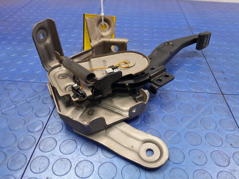 2010-2015 Hyundai Tucson Parking Brake Control Lever Pedal Assembly OEM 59700-2S100