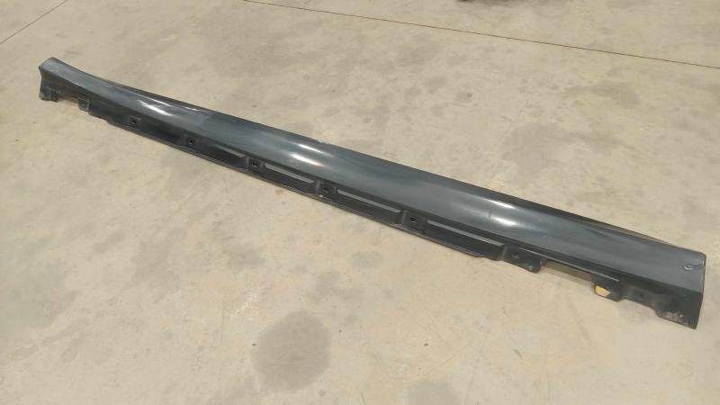 2012 Mercedes R-Class Rocker Moulding