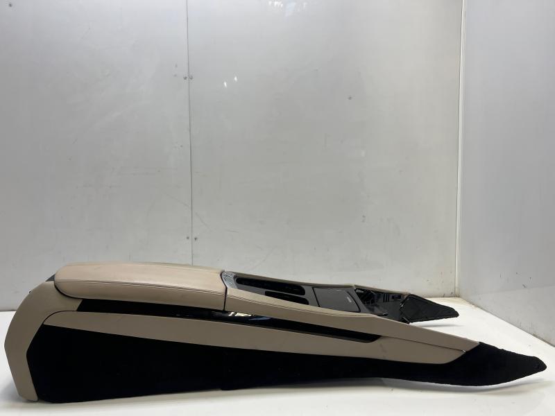 2011 BMW 750i Front Console