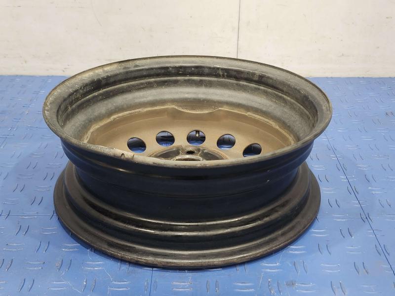 2013 Toyota Yaris Wheel