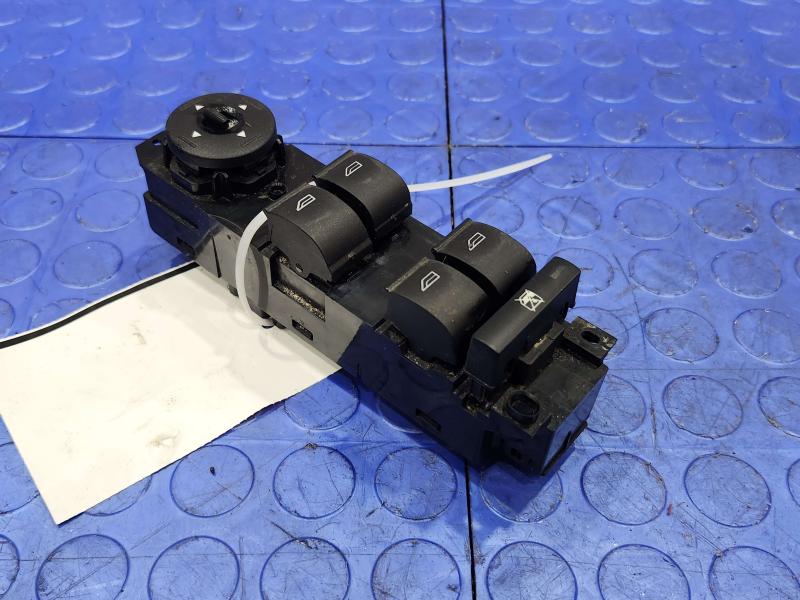 2017 Ford Focus Door Switch Front