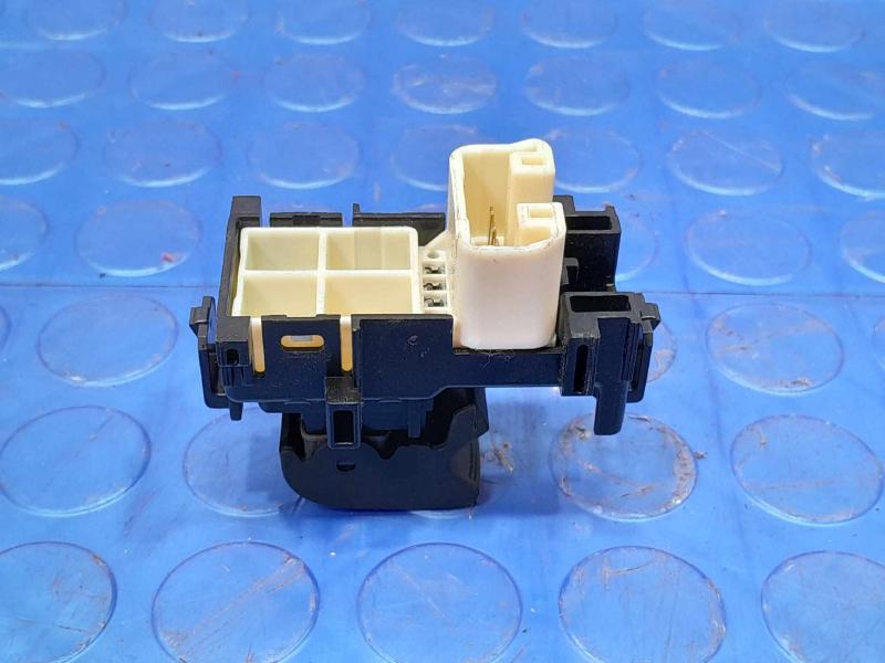 2014 Toyota RAV4 Door Switch Front