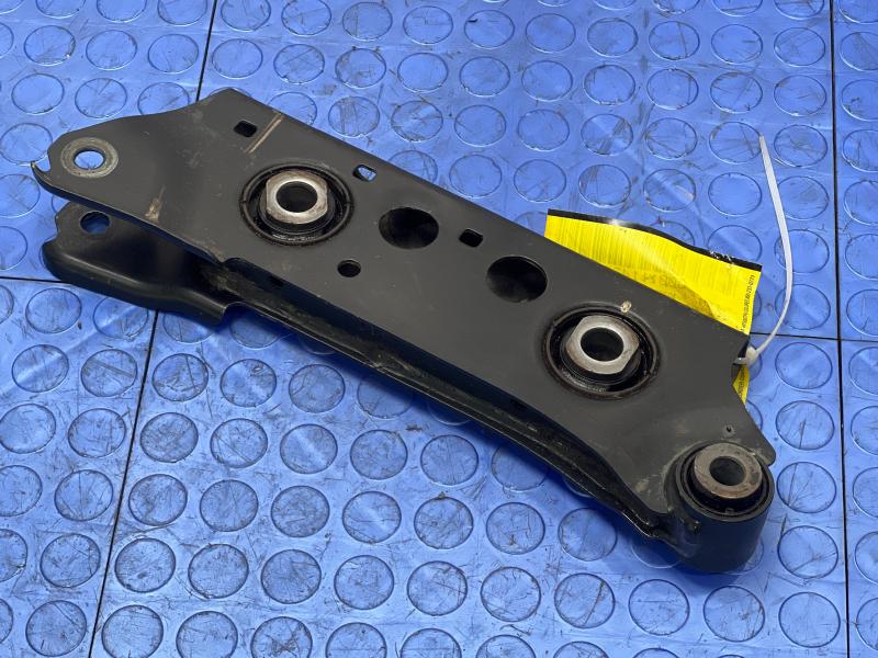 2020 Nissan Altima Lower Control Arm Rr