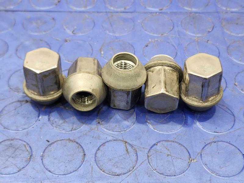 2019 Jaguar F-Pace Lug Nuts