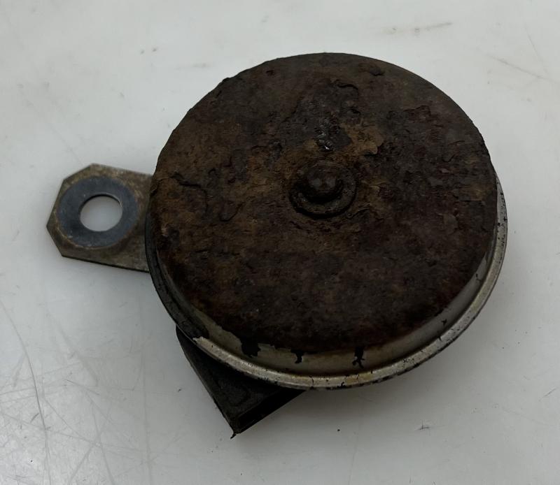 1998 - 2000 Toyota Rav-4 Low Note Horn Assembly OEM 8652042040