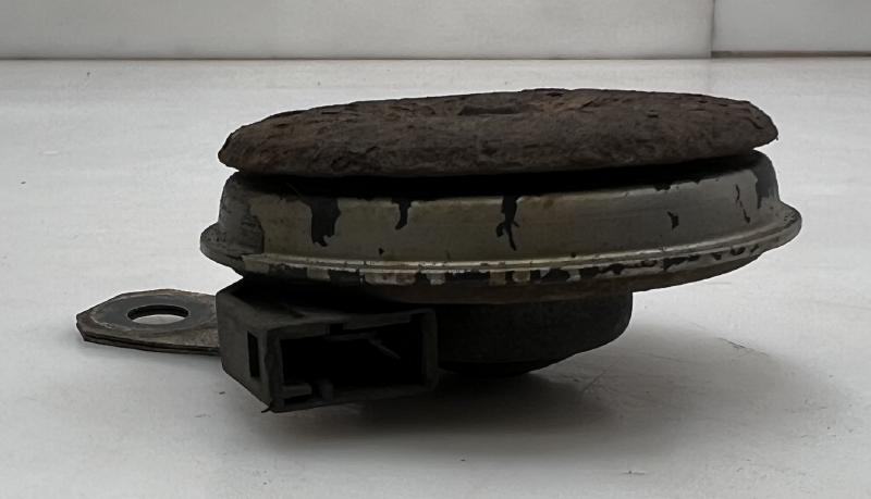 1998 - 2000 Toyota Rav-4 Low Note Horn Assembly OEM 8652042040