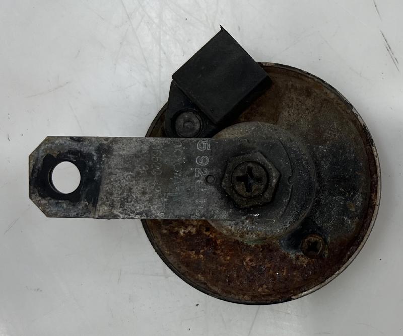 1998 - 2000 Toyota Rav-4 Low Note Horn Assembly OEM 8652042040