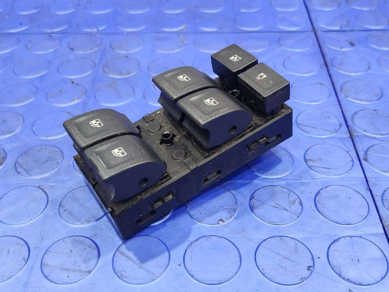 2017 Chevrolet Silverado 2500 Door Switch Front