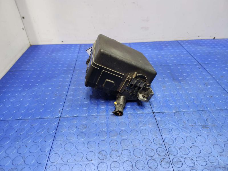 2016 Kia Sedona Engine Fuse Box