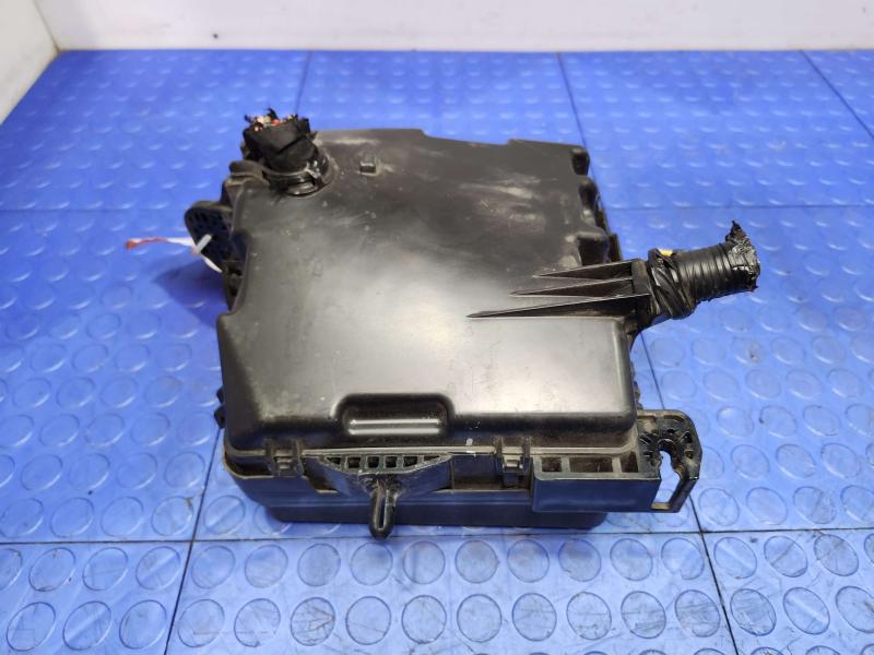 2016 Kia Sedona Engine Fuse Box