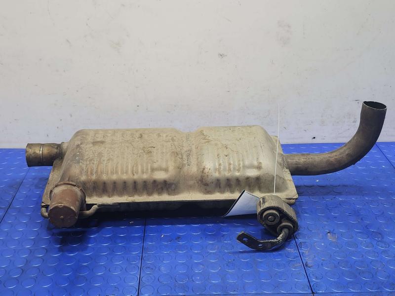 2003 Lincoln Town Car Muffler