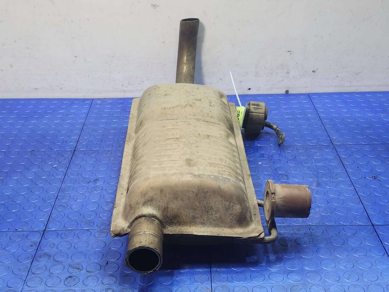 2003 Lincoln Town Car Muffler