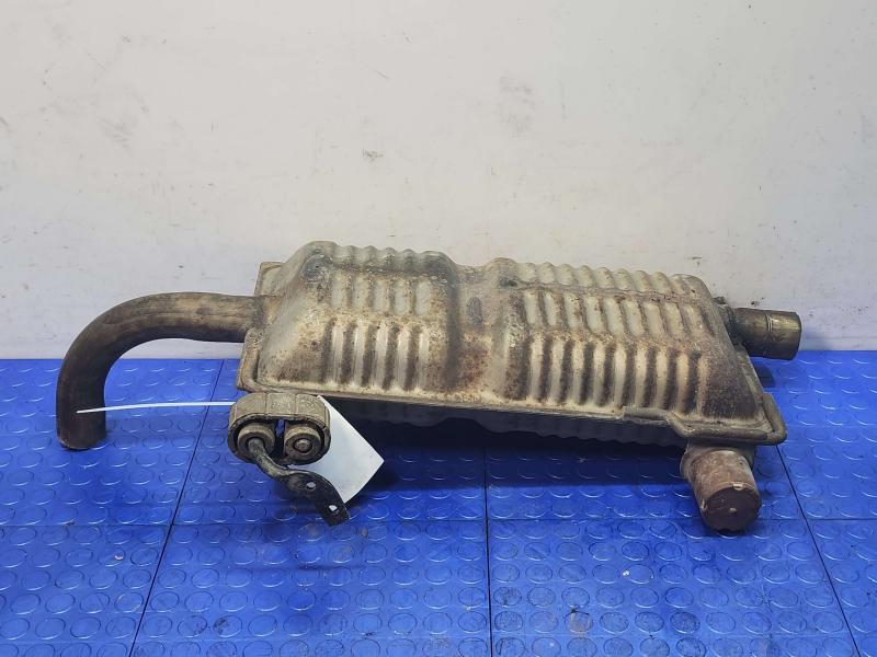 2003 Lincoln Town Car Muffler