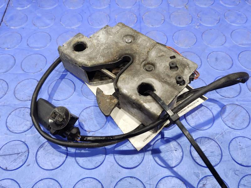 2018 Volkswagen Passat Hood Latch