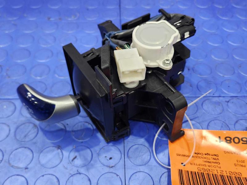 2010-2015 Toyota Prius Automatic Gear Shifter Assembly Genuine OEM 33550-47053