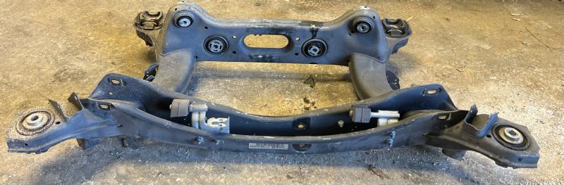 2010 2011 Mercedes-Benz E63 W212 Rear Suspension Crossmember Subframe OEM 2043500041