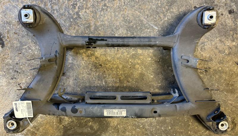 2010 2011 Mercedes-Benz E63 W212 Rear Suspension Crossmember Subframe OEM 2043500041