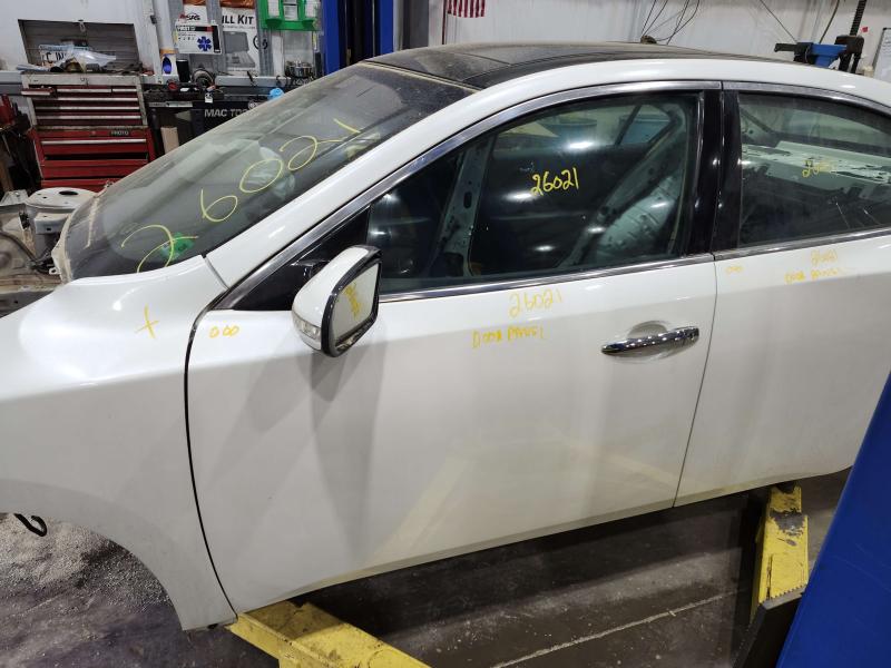 2014 Nissan Maxima Front Door