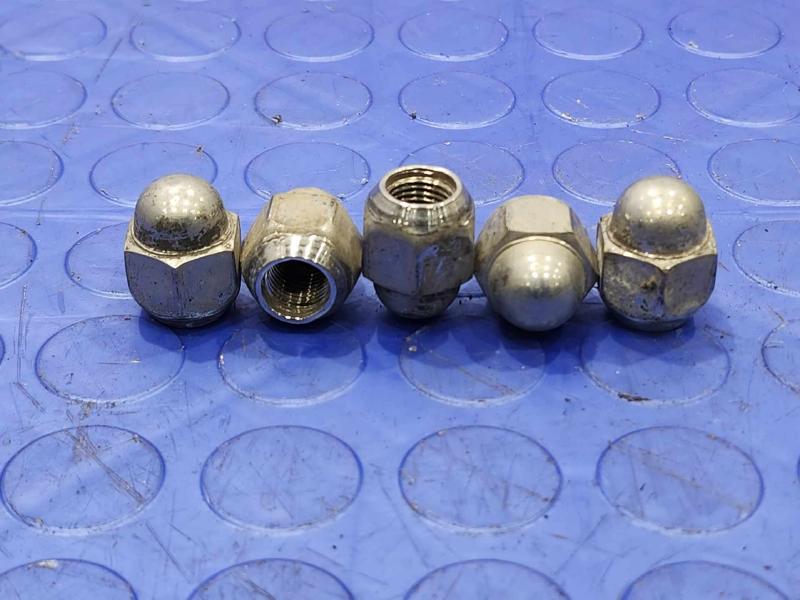 2008 Subaru Tribeca Lug Nuts