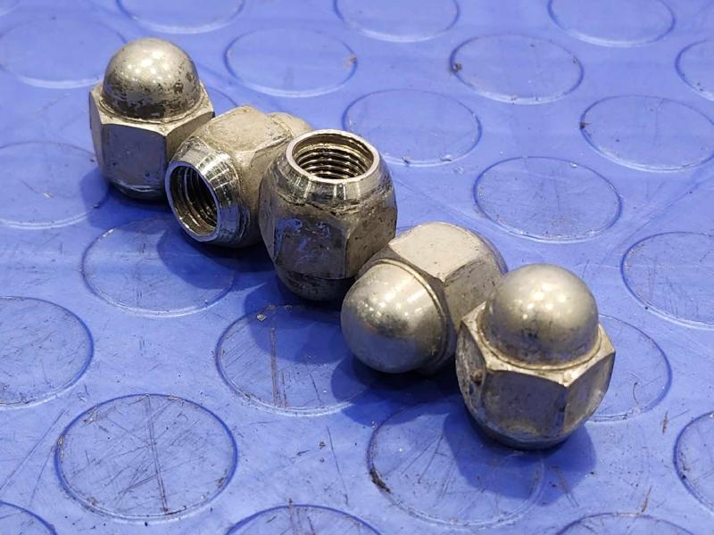 2008 Subaru Tribeca Lug Nuts