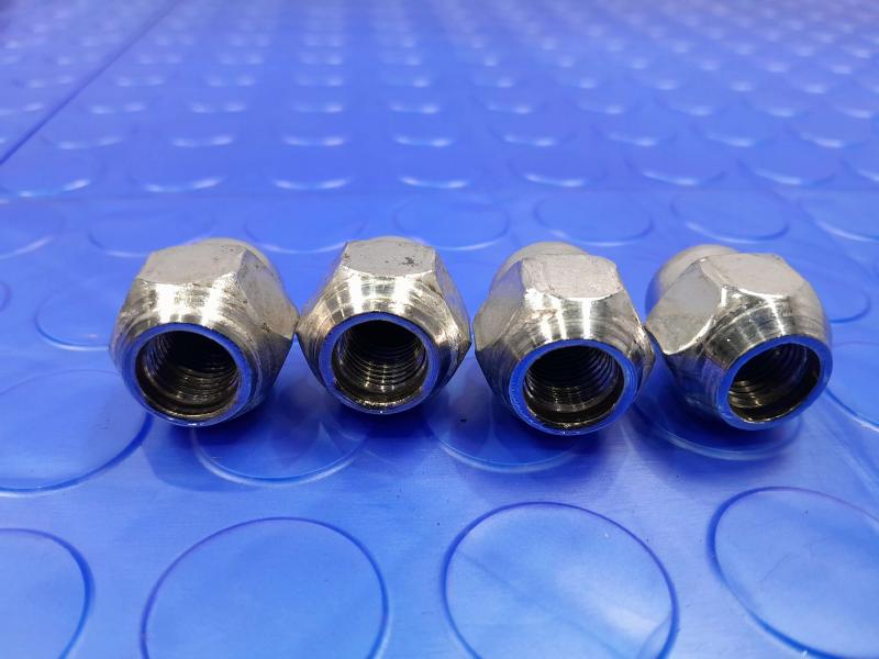 2021 Nissan Versa Lug Nuts
