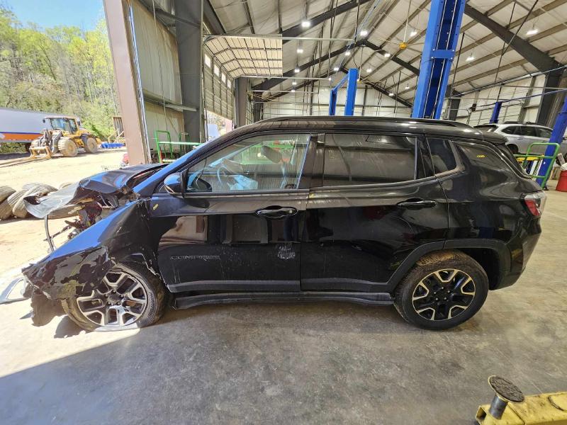 2020 Jeep Compass Center Pillar