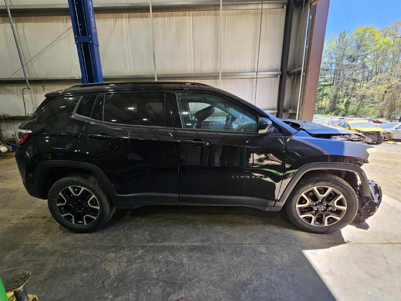 2020 Jeep Compass Center Pillar