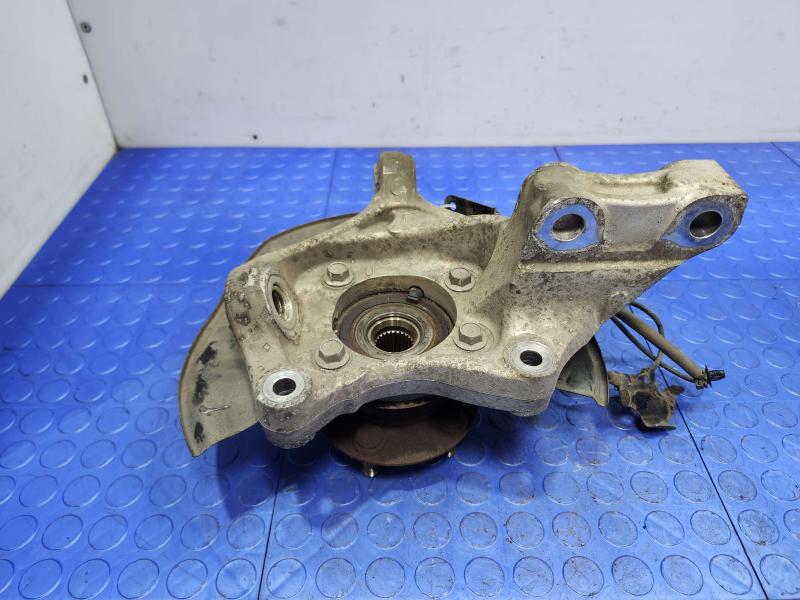 2013 Toyota Prius Spindle Knuckle Front