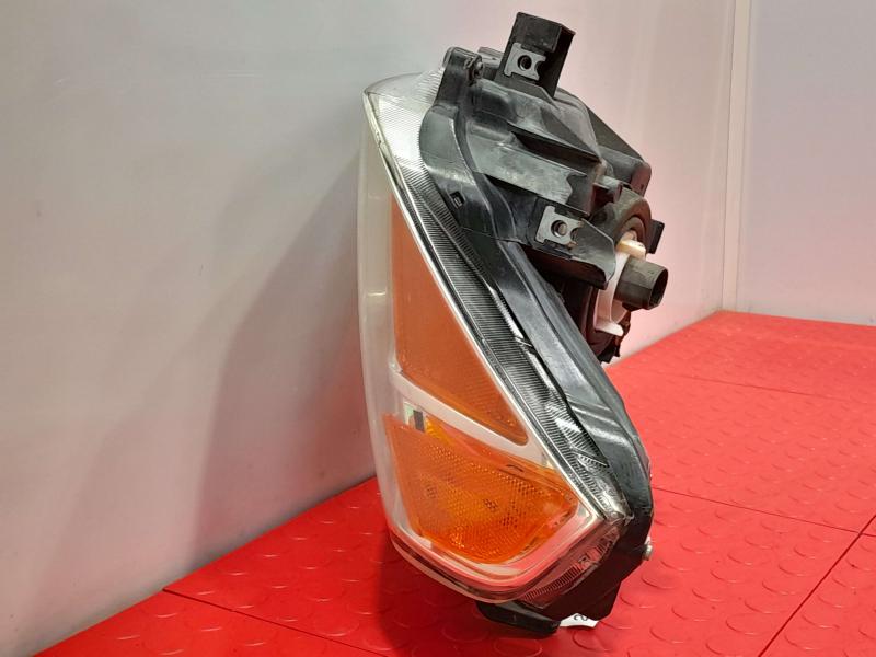 2005 - 2008 Nissan Frontier Headlight Assembly RH Passenger Side OEM 26010EA525