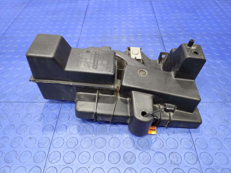 2006-2007 Dodge Caravan Battery Tray Carrier Genuine OEM Part 5002124AB