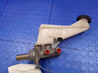 2020 Hyundai Elantra Sedan CVT Brake Master Cylinder Assembly OEM 58510F2CC0