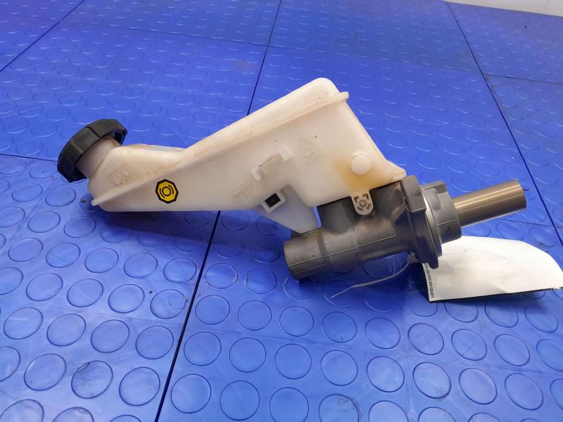 2020 Hyundai Elantra Sedan CVT Brake Master Cylinder Assembly OEM 58510F2CC0