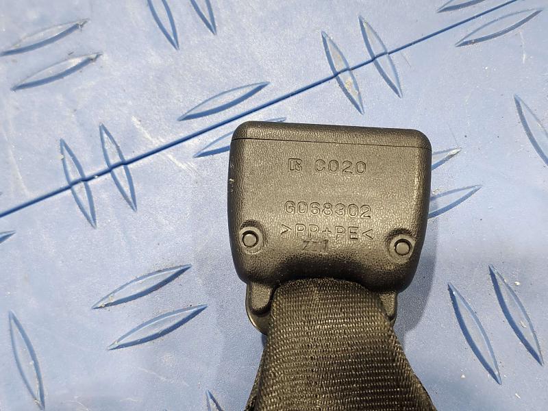 2013 Toyota Yaris Rear Seat Belt