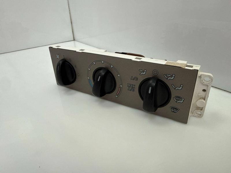 2001 Ford Explorer Heater A/C Control
