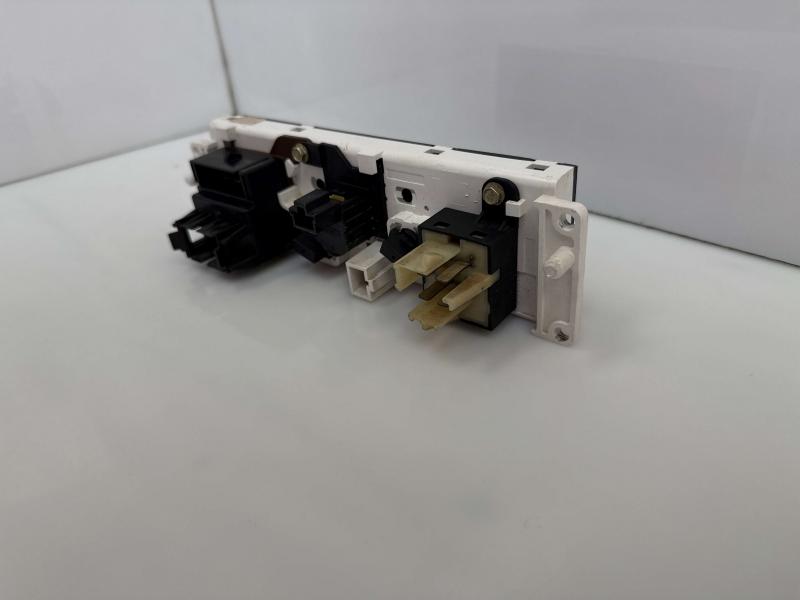 2001 Ford Explorer Heater A/C Control