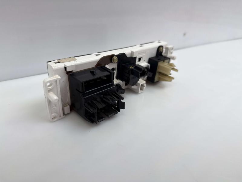 2001 Ford Explorer Heater A/C Control